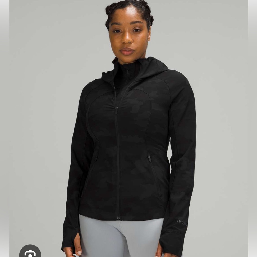 LIKE NEW Lululemon Mist Over Windbreaker Heritage 365 Camo Deep Coal